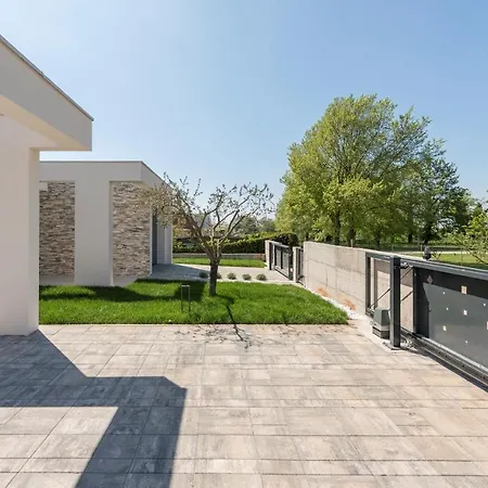 Bianca Gostinjska kuća 5*