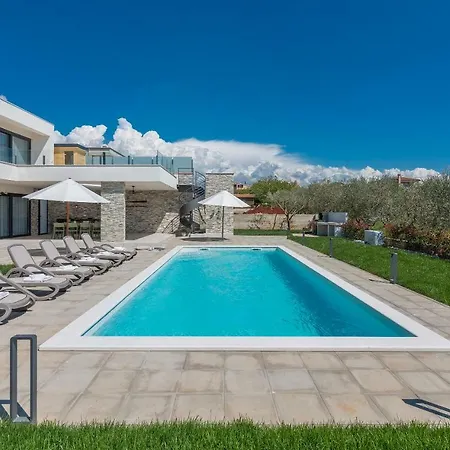 Bianca Gostinjska kuća 5*